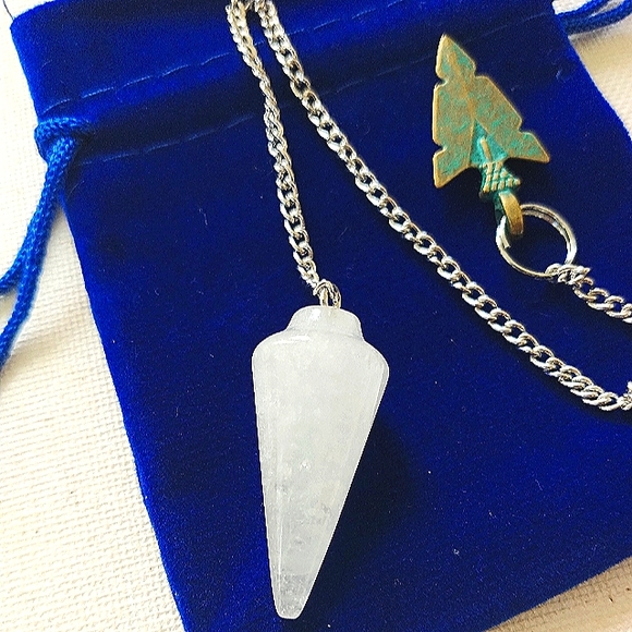 Clear Quartz Arrowhead Master Healing Pendulum on chain - Picture 1 of 7